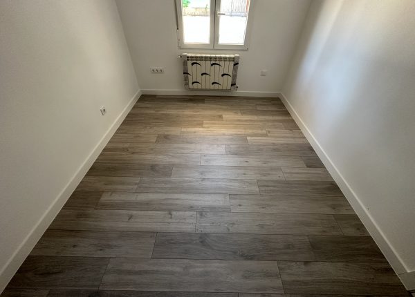 Suelo laminado y rodapié