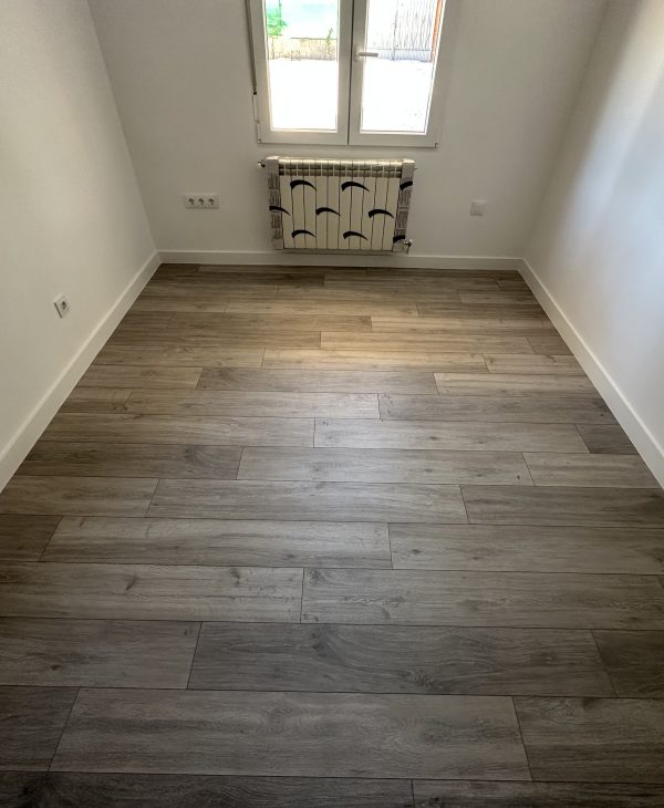 Suelo laminado y rodapié